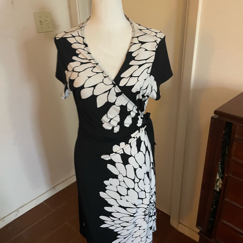 Scarlett floral Wrap Dress black white short sleeve sz 14 spandex V neck stretch - Picture 4 of 13